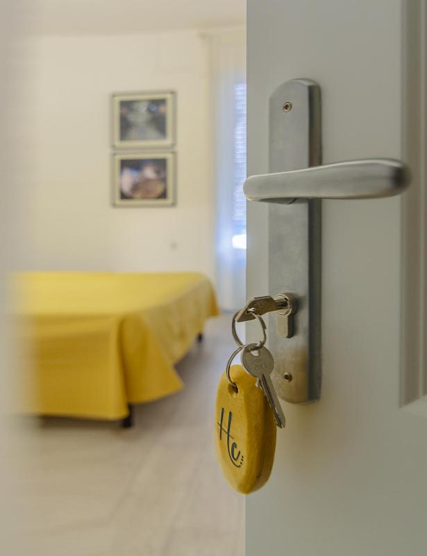 Double Room with Balcony image 3
