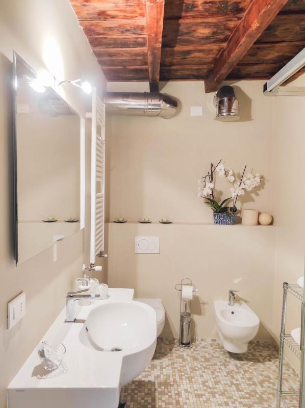 Superior Twin Room with City View image 3