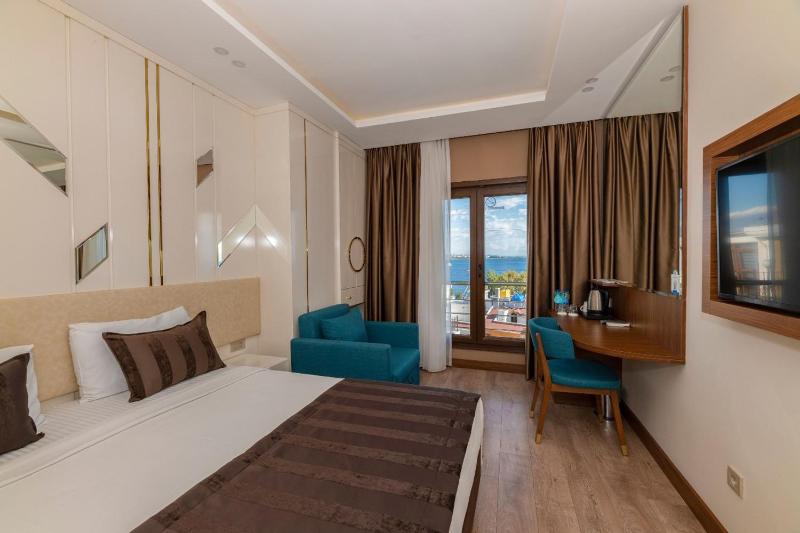Superior Double Room image 1