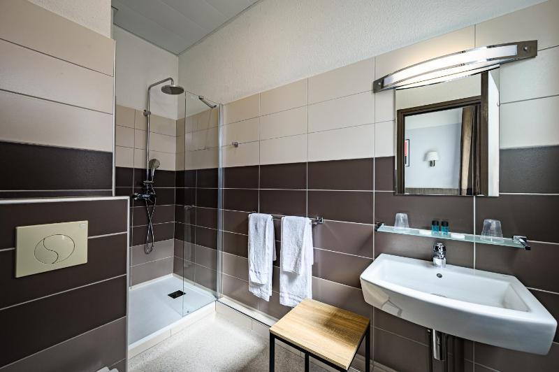 Double Room image 4
