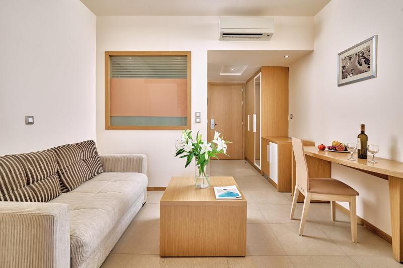 Family Room with Sea View image 4