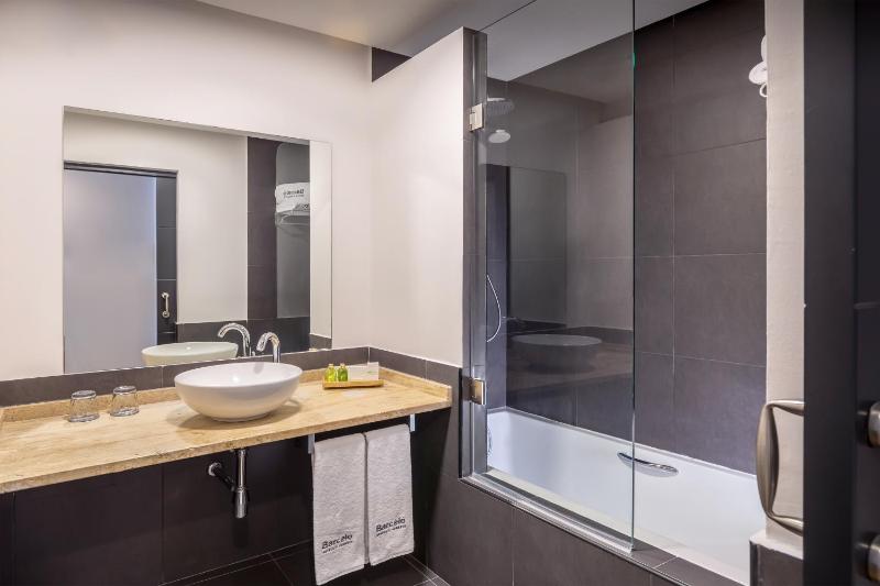 Deluxe Double Room with Balcony - mountain view (2 adults) image 1