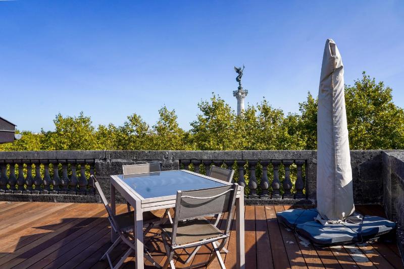 Apartment with Terrace image 4