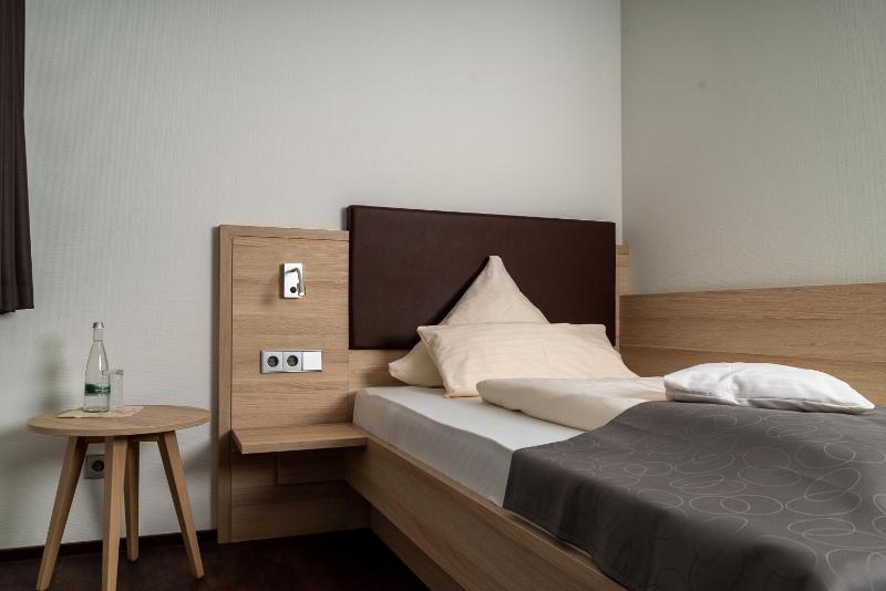 Single Room image 4