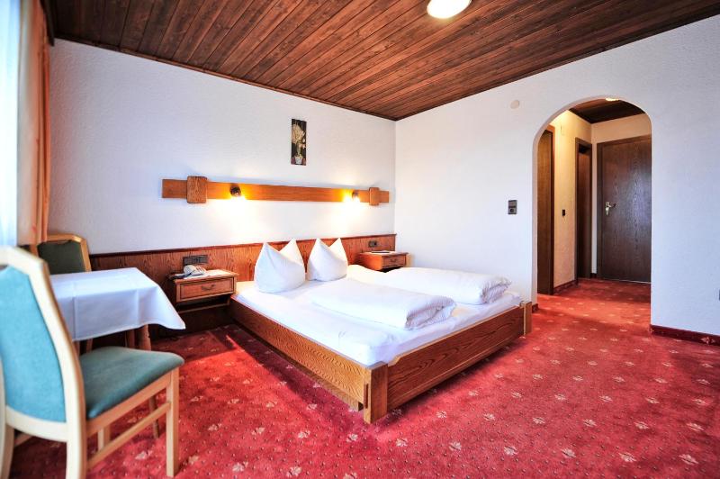 Double Room image 2