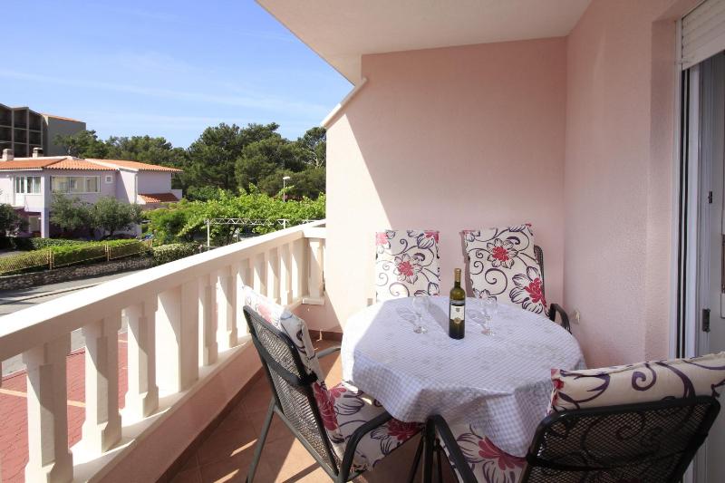 One Bedroom Apartment image 1