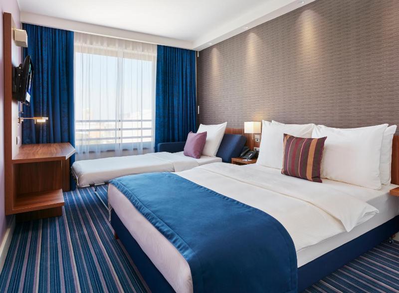 Double Room with Sofa Bed image 1