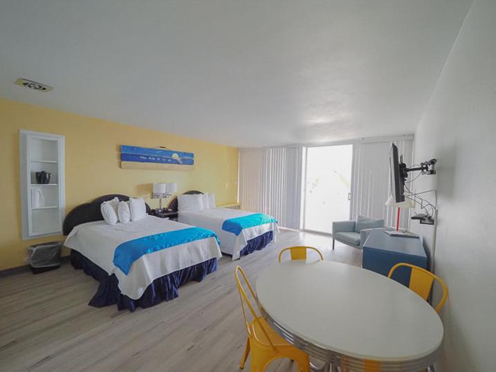 Efficiency Double with Gulf View image 1