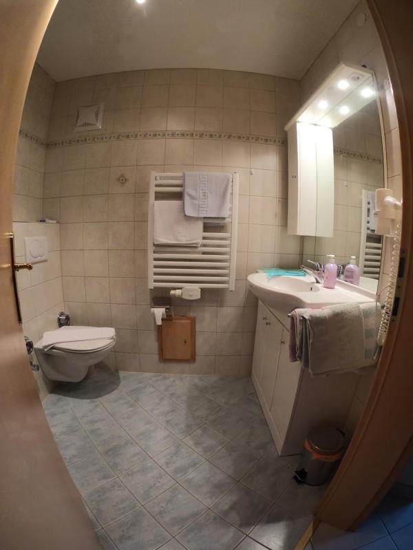 One-Bedroom Apartment image 2