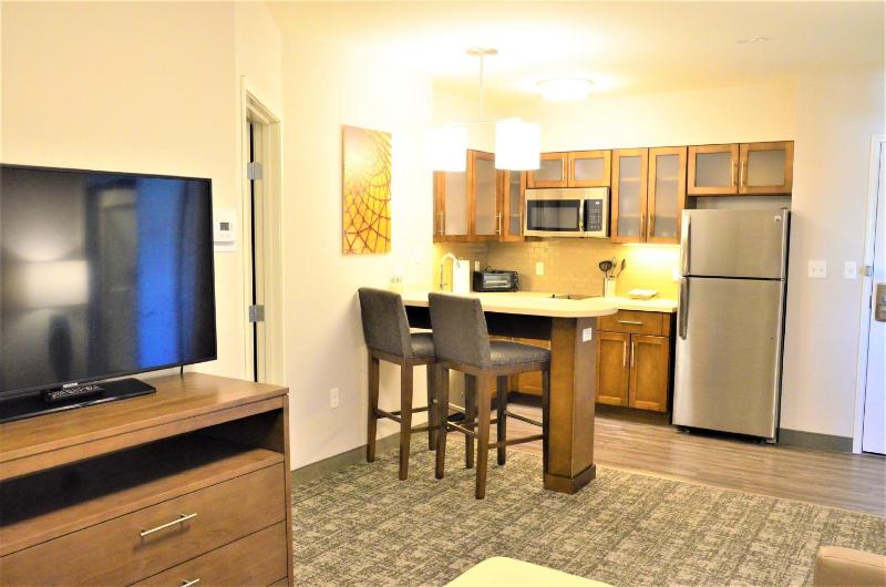 One-Bedroom King Suite image 2