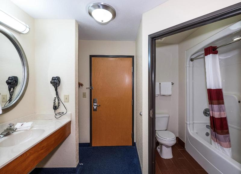 Deluxe Room with Two Double Beds Non-Smoking image 3