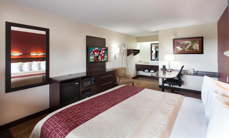 Superior King Room Smoke Free image 4