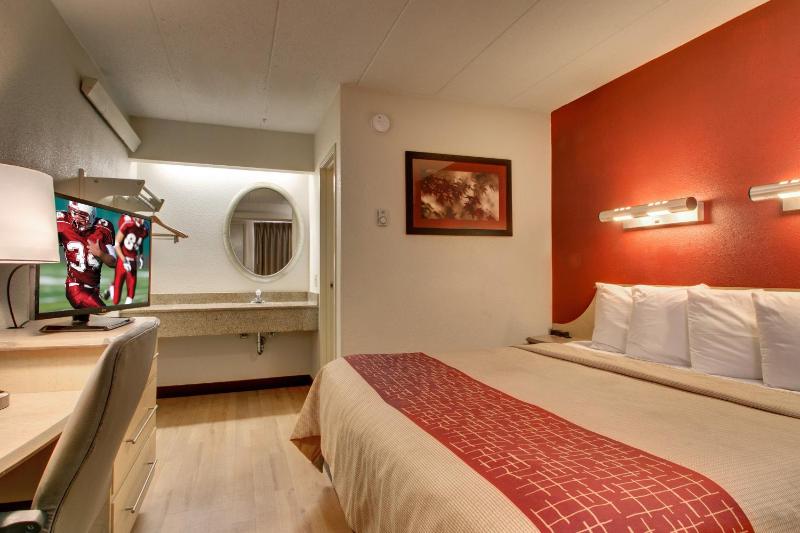 Standard King Room - Smoke Free image 3
