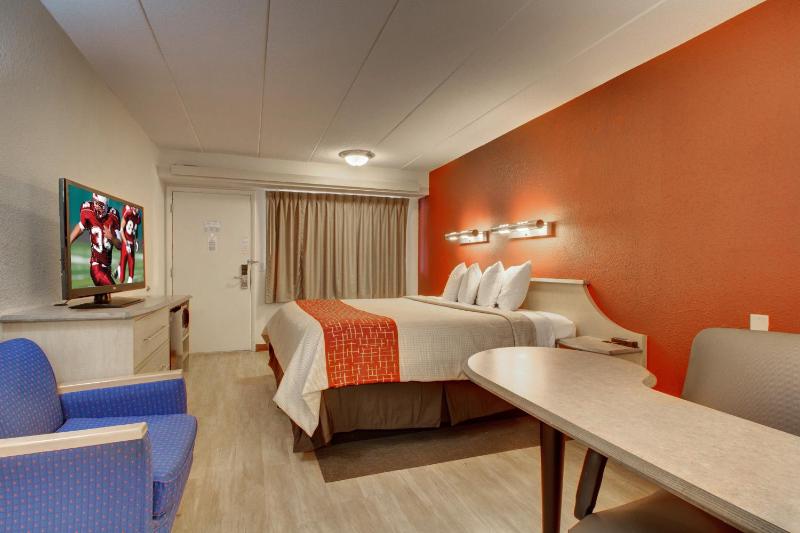Superior King Room Smoke Free image 4