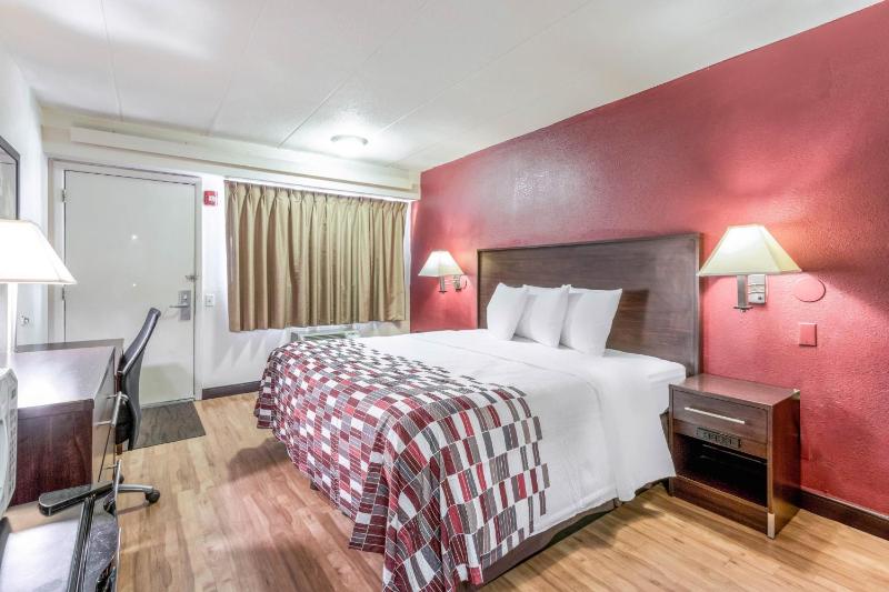 Superior King Room - Disability Access/Roll-In Shower Non-Smoking image 1