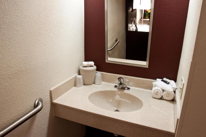  Deluxe King Room Disability Access Smoke Free image 3