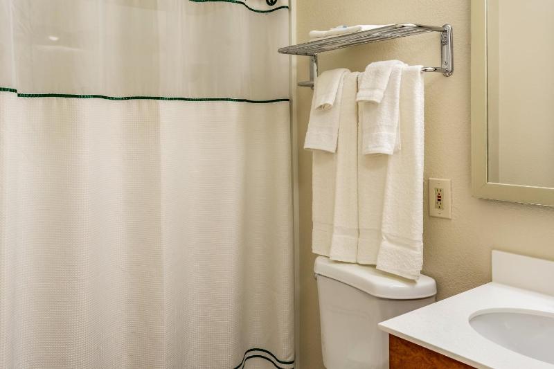 Studio Queen Room Disability Access Non-Smoking image 2