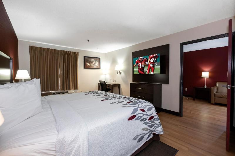 Suite King Room - Disability Access/Non-Smoking image 3