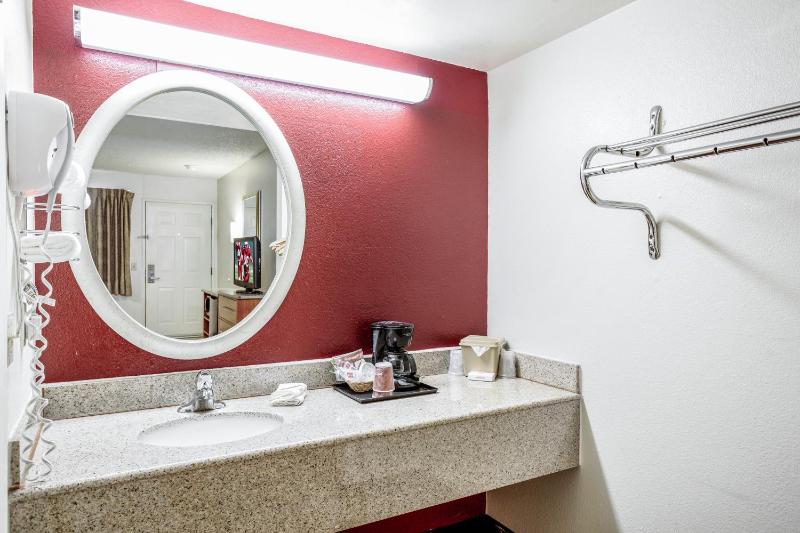Deluxe Queen Room Smoke Free image 3