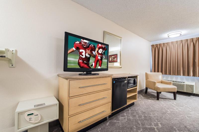 Red Roof Inn Seattle Airport - SEATAC - image 3