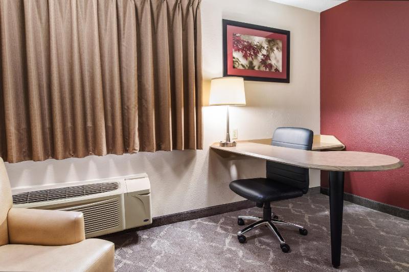 Red Roof Inn Seattle Airport - SEATAC - image 4