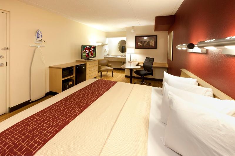 Superior King Room Smoke Free image 3