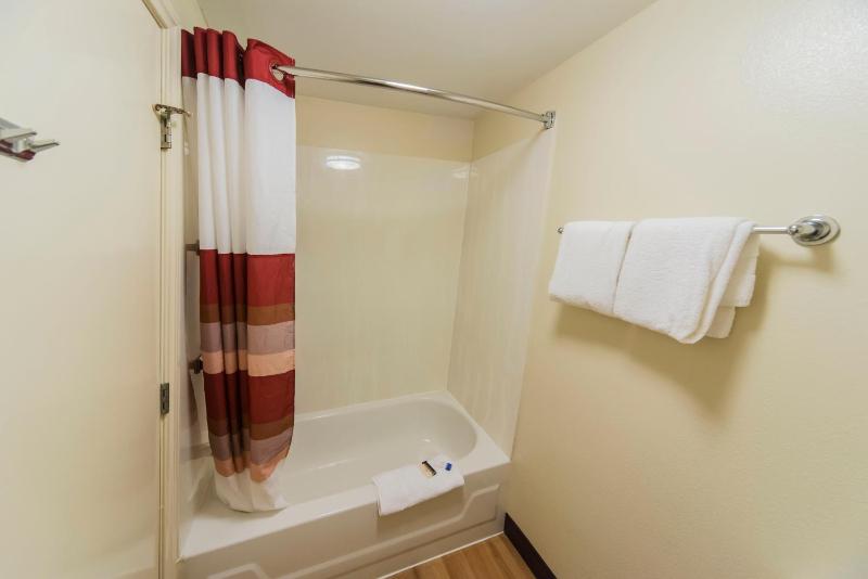 Deluxe Room with Two Double Beds Smoke Free image 2