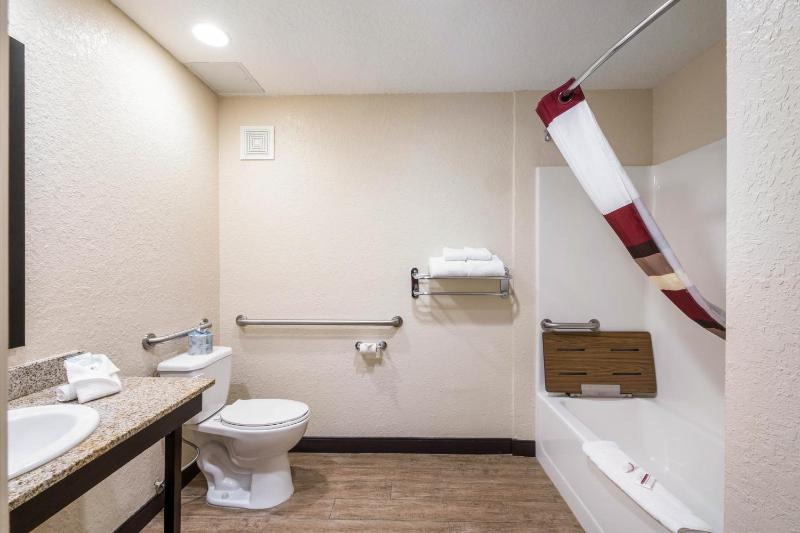 Standard King Room Disability Access Smoke Free image 2