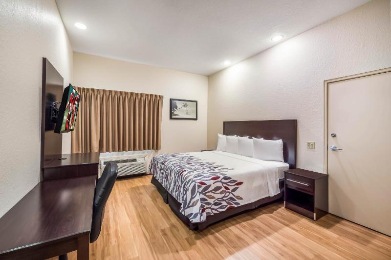Standard King Room Smoke Free image 4