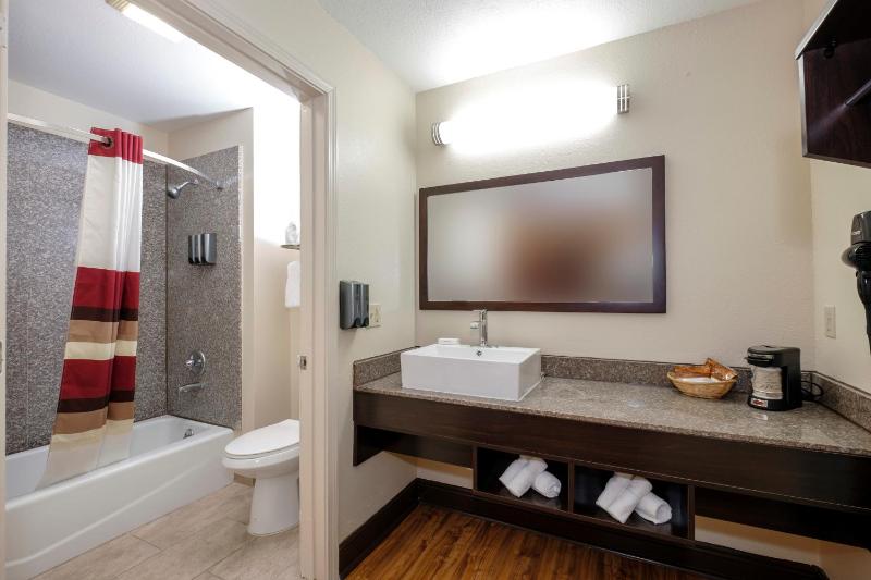 Superior King Room with Two King Beds Smoke Free image 3