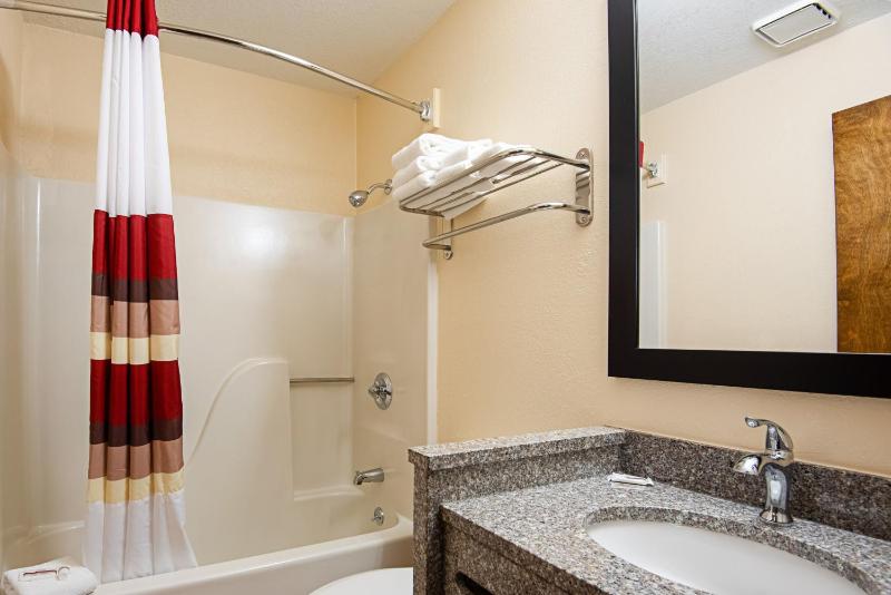 Deluxe Room with Two Queen Beds Smoke Free image 2