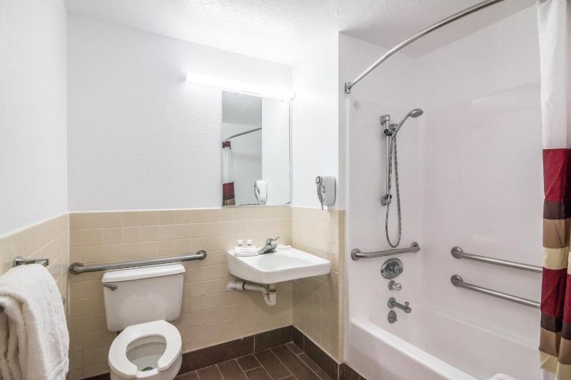 Deluxe Room with Two Queen Beds Disability Access Non-Smoking image 2