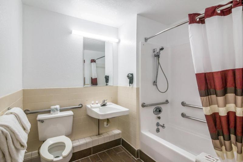 Deluxe Room with Two Queen Beds Disability Access Non-Smoking image 3