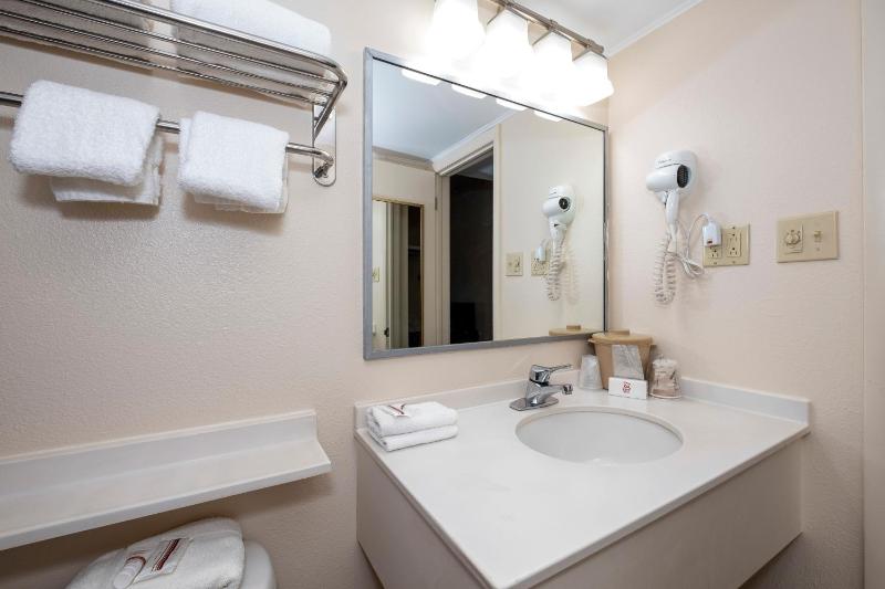 Deluxe Room with Two Double Beds Non-Smoking image 2