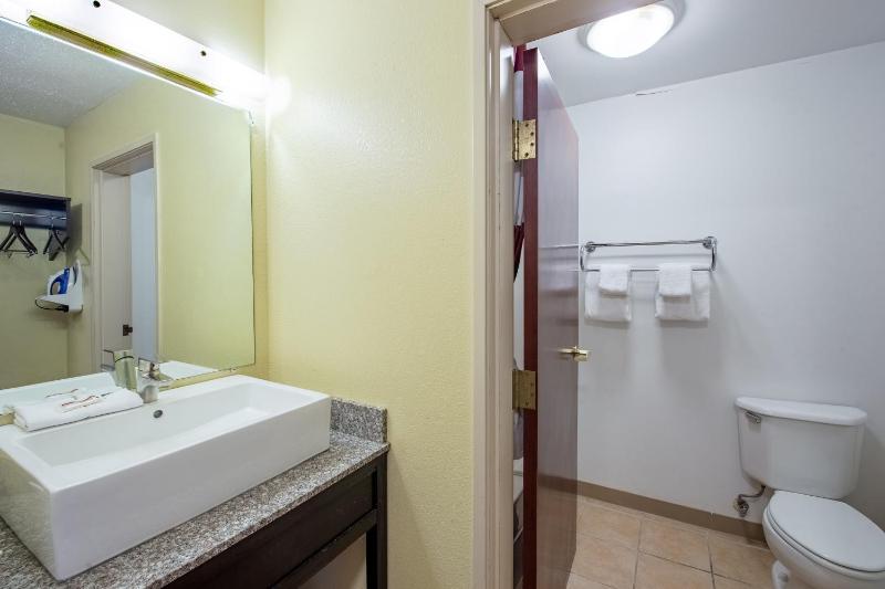 Suite King Room Non-Smoking image 2