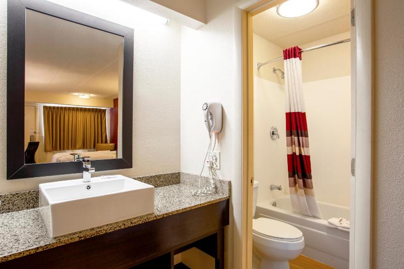 Superior King Room Smoke Free image 2