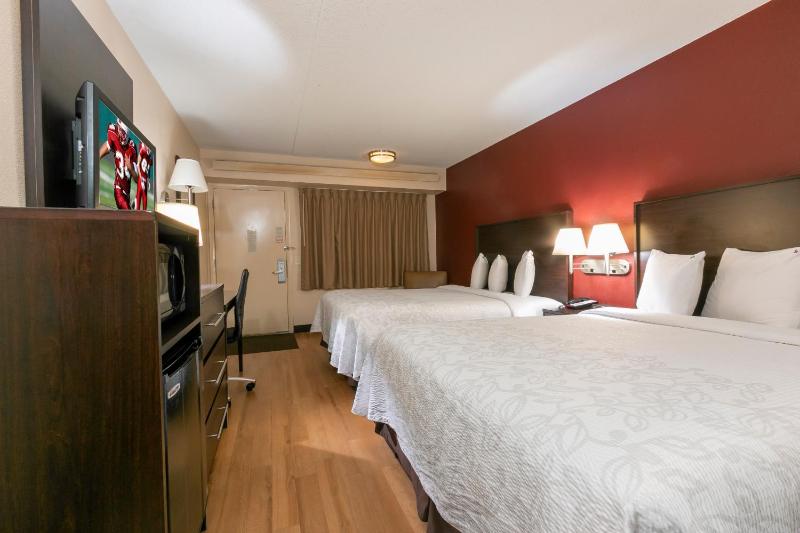 Deluxe Room with Two Double Beds Smoke Free image 3