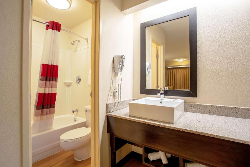 Double Room with Two Double Beds - Smoke Free image 1
