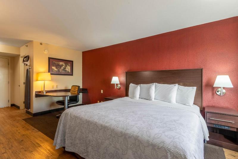 Superior King Room Smoke Free image 1