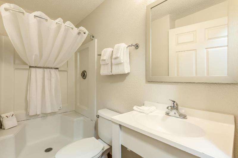 Room #48946612 image 1