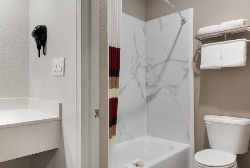 Superior King Room Smoke Free image 2