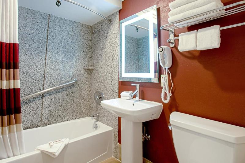 Deluxe Room with Two Queen Beds Non-Smoking image 2