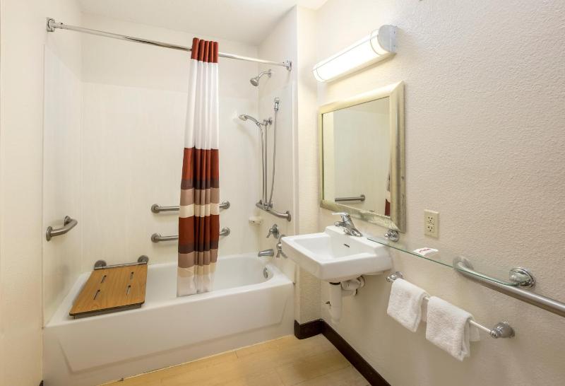 Red Roof Inn Jacksonville Airport - image 10