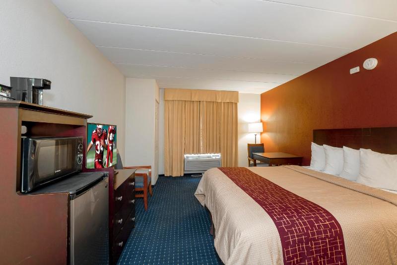Superior King Room - Smoke Free image 3