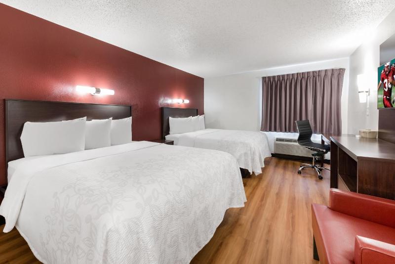 Deluxe Queen Room with Two Queen Beds - Smoke Free image 1