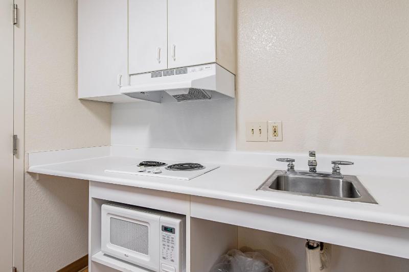 Studio Queen Room Disability Access Non-Smoking image 4