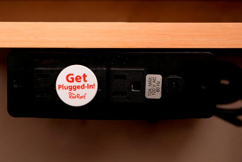 Deluxe King Room Disability Access Smoke Free image 4