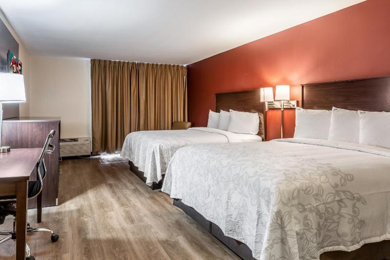 Deluxe Queen Room with Two Queen Beds - Smoke Free image 1