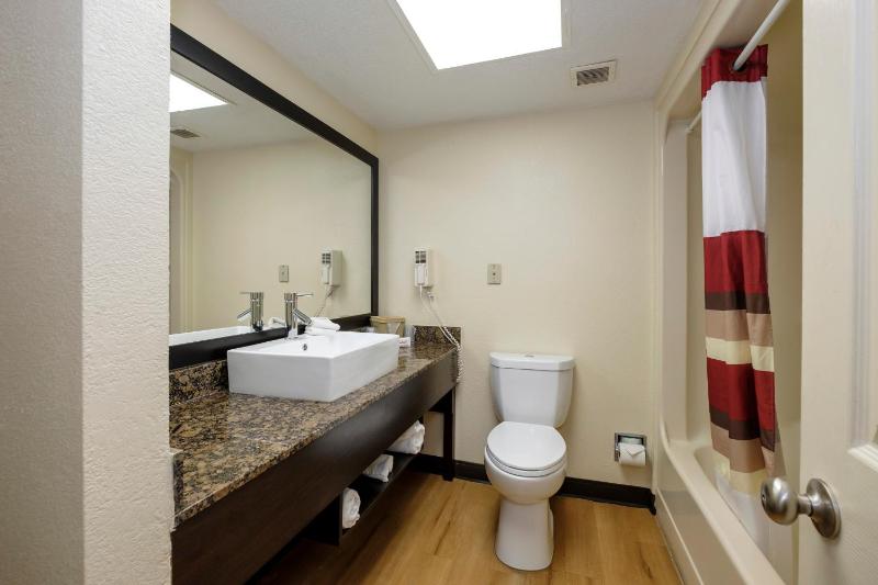 Superior King Room Non-Smoking image 2