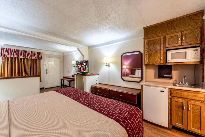Superior King Room Non-Smoking image 3